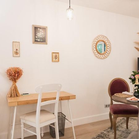 The French Boudoir Apartment Epernay Exterior photo