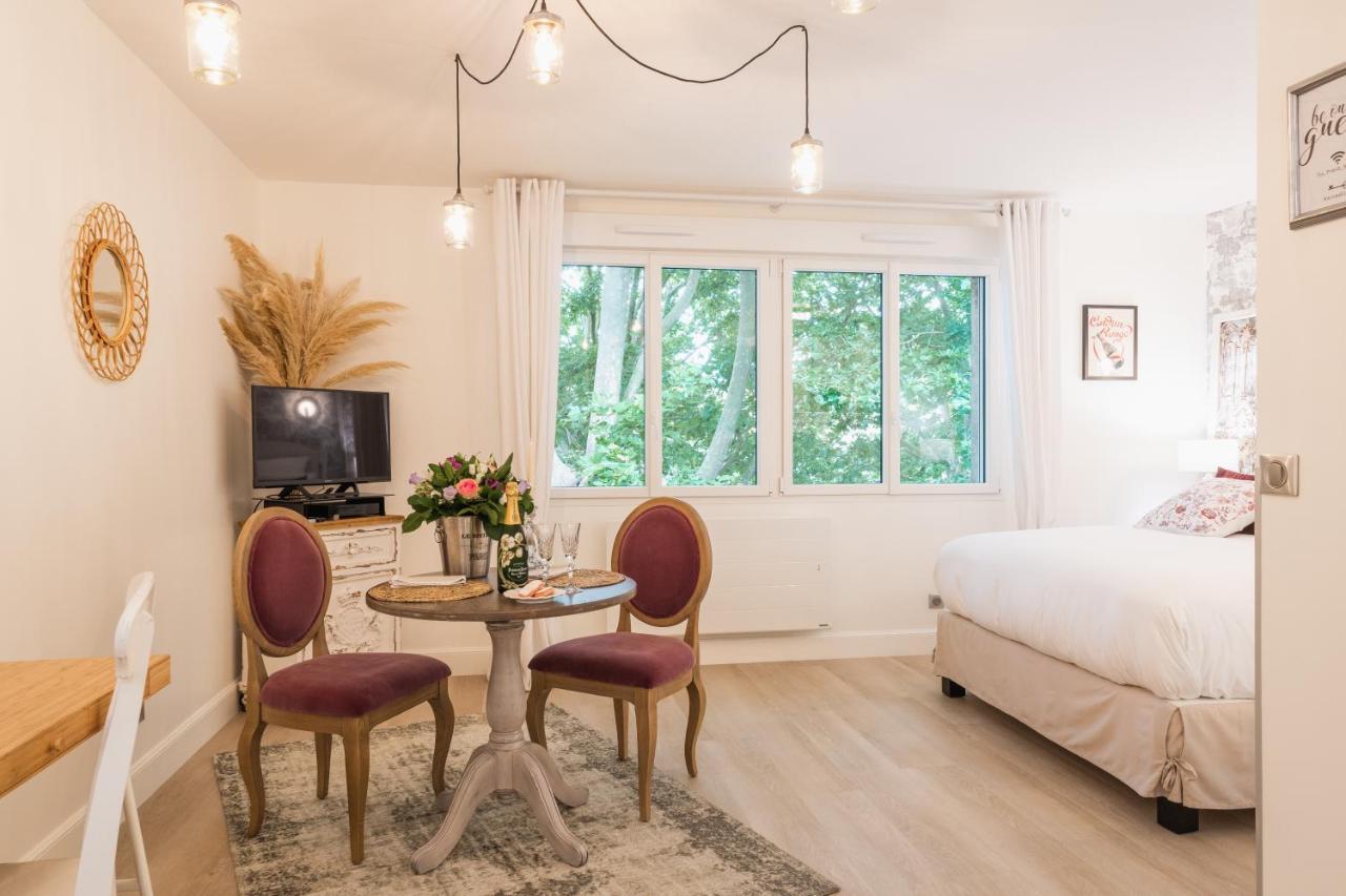 The French Boudoir Apartment Epernay Exterior photo